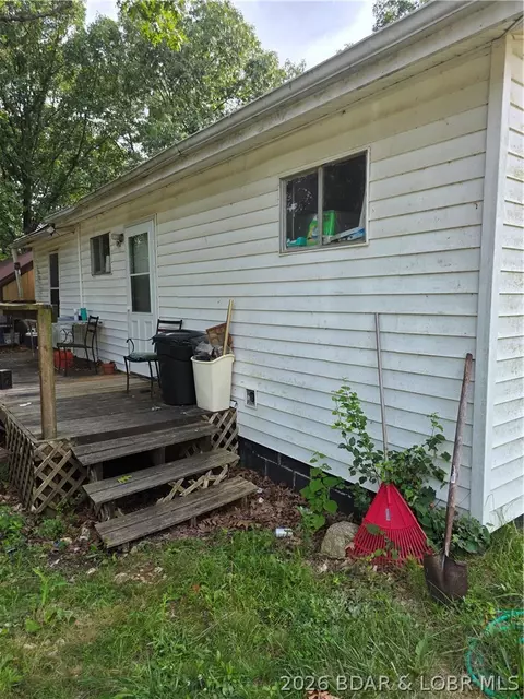 33311 Fox Hills Dr, Stover, MO 65078