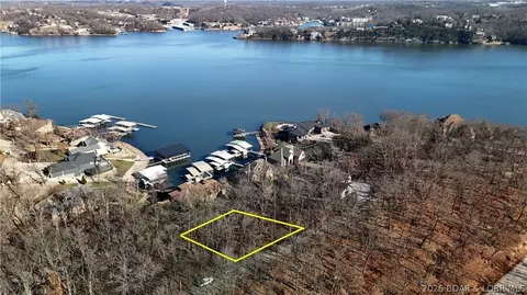 1541 Qunta Grande Dr, Sunrise Beach, MO 65079