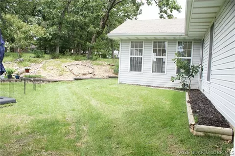 Exterior - 822 Maple Tree Cir, Osage Beach, MO 65065 photo 10 of 15