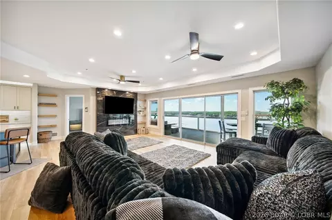 116 Emerald Bay Dr #3C, Lake Ozark, MO 65049