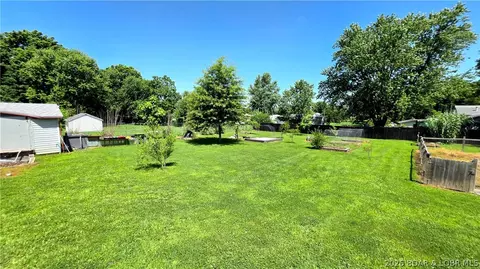 Exterior - 301 N Hunter St, Versailles, MO 65084 photo 17 of 31