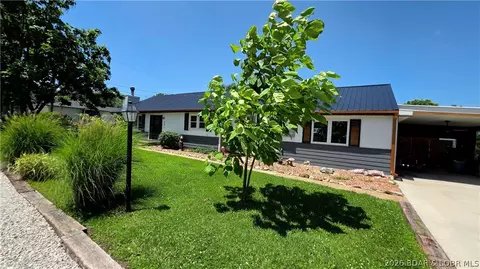 Exterior - 301 N Hunter St, Versailles, MO 65084 photo 5 of 31