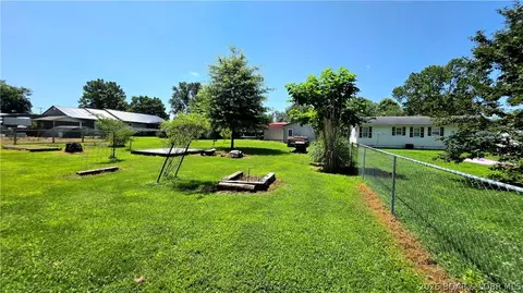 Exterior - 301 N Hunter St, Versailles, MO 65084 photo 16 of 31
