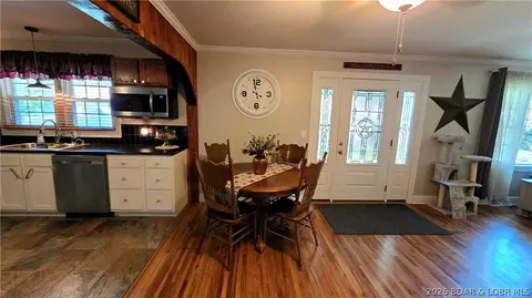 Entry Way - 301 N Hunter St, Versailles, MO 65084 photo 3 of 5