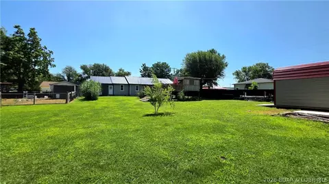 Exterior - 301 N Hunter St, Versailles, MO 65084 photo 14 of 31