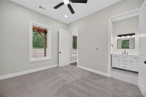 Bedroom - 1050 Emerald Hills Dr, Edwards, MO 65326 photo 12 of 13