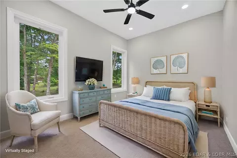 Bedroom - 1050 Emerald Hills Dr, Edwards, MO 65326 photo 7 of 13
