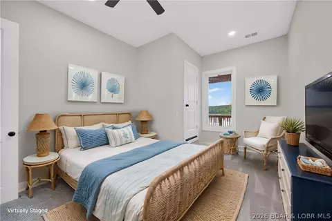 Bedroom - 1050 Emerald Hills Dr, Edwards, MO 65326 photo 4 of 13