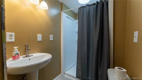 Bath - 33723 Waterfront Dr, Stover, MO 65078 photo 4 of 4