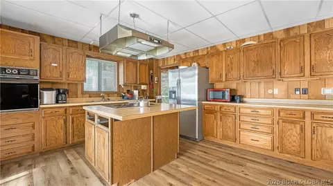 Kitchen - 33723 Waterfront Dr, Stover, MO 65078 photo 1 of 3
