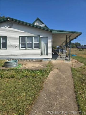 20632 Seals Rd, Versailles, MO 65084