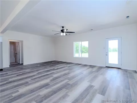 Living - 7 Oak Tree Ln, Eldon, MO 65026 photo 4 of 10