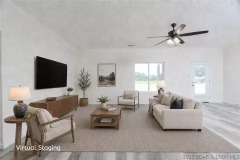 Living - 7 Oak Tree Ln, Eldon, MO 65026 photo 7 of 10