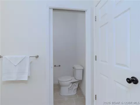 Bath - 7 Oak Tree Ln, Eldon, MO 65026 photo 4 of 5