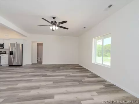 Living - 7 Oak Tree Ln, Eldon, MO 65026 photo 2 of 10