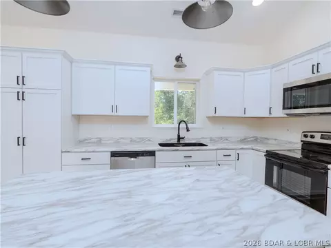 Kitchen - 7 Oak Tree Ln, Eldon, MO 65026 photo 4 of 4