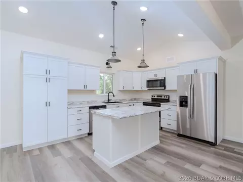 Kitchen - 7 Oak Tree Ln, Eldon, MO 65026 photo 1 of 4