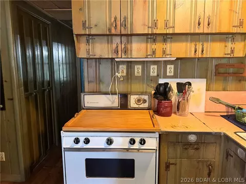 27 Phys Ed Cir, Edwards, MO 65326 photo 26