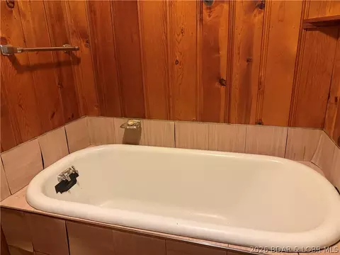27 Phys Ed Cir, Edwards, MO 65326 photo 33