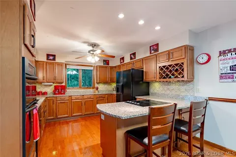 Kitchen - 27758 Pershing Dr, Rocky Mount, MO 65072 photo 2 of 4