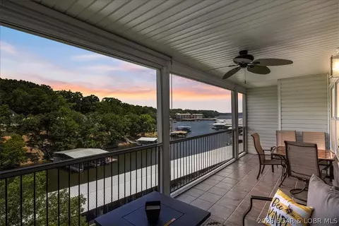 40 Lighthouse Rd #1-401, Lake Ozark, MO 65049