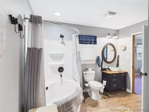 Bath - 3584 Walnut Hills Rd, Stover, MO 65078 photo 1 of 3
