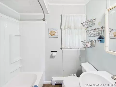 Bath - 3584 Walnut Hills Rd, Stover, MO 65078 photo 3 of 3