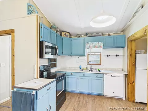 Kitchen - 3584 Walnut Hills Rd, Stover, MO 65078 photo 1 of 2