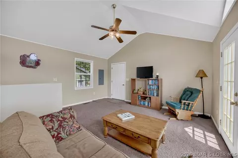 Living - 1146 Stoddard Ln, Edwards, MO 65326 photo 2 of 5