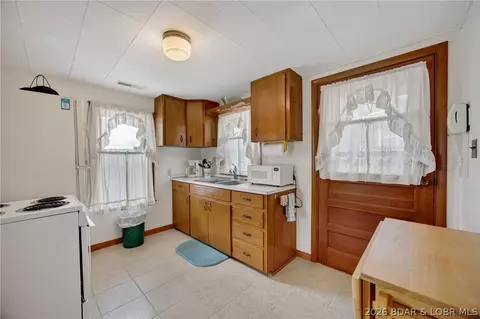 Kitchen - 1146 Stoddard Ln, Edwards, MO 65326 photo 1 of 3