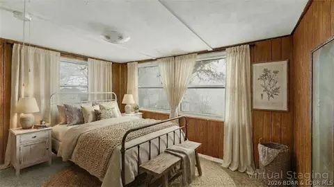 Bedroom - 30560 Pecan Dr, Edwards, MO 65326 photo 2 of 2
