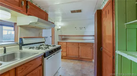 Kitchen - 30560 Pecan Dr, Edwards, MO 65326 photo 1 of 1