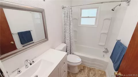 Bath - 304 N Spruce St, Eldon, MO 65026 photo 1 of 2
