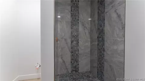 Bath - 500 Big Cedar Dr, Camdenton, MO 65020 photo 4 of 4
