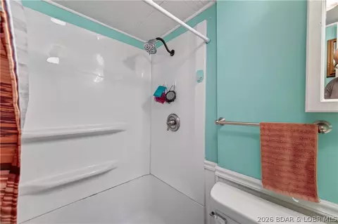 Bath - 1688 Boot Dr, Camdenton, MO 65020 photo 2 of 6