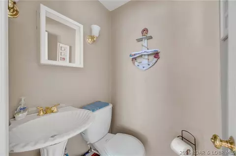 Bath - 1688 Boot Dr, Camdenton, MO 65020 photo 6 of 6