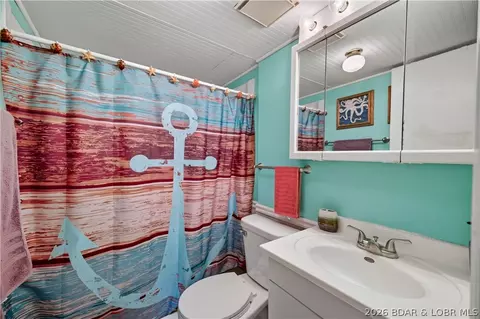 Bath - 1688 Boot Dr, Camdenton, MO 65020 photo 1 of 6