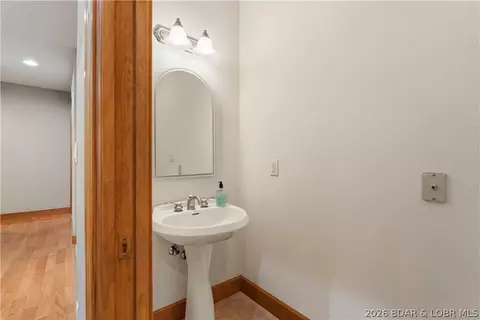 Entry Way - 46 Black Rd, Kaiser, MO 65047 photo 2 of 3