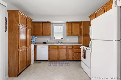 Kitchen - 31722 Barclay Loop, Warsaw, MO 65355 photo 1 of 2