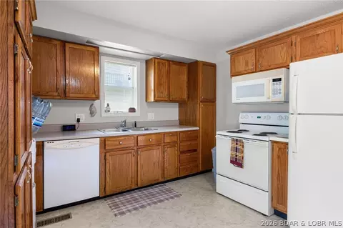 Kitchen - 31722 Barclay Loop, Warsaw, MO 65355 photo 2 of 2