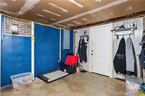 Entry Way - 59 Oak Hill Rd, Eldon, MO 65026 photo 4 of 4