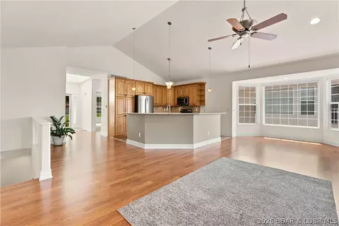 877 Great Ship St, Osage Beach, MO 65065