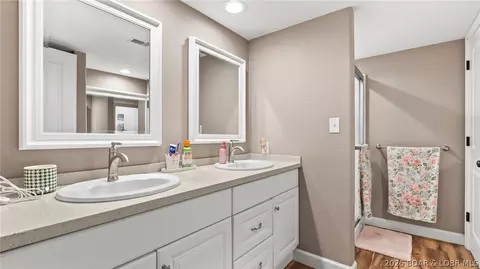 Bath - 39 Willow Tree Rd, Iberia, MO 65486 photo 1 of 5