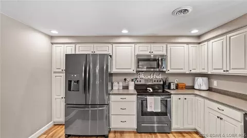 Kitchen - 39 Willow Tree Rd, Iberia, MO 65486 photo 7 of 8