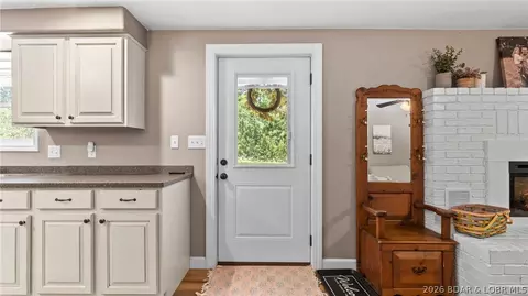 Entry Way - 39 Willow Tree Rd, Iberia, MO 65486 photo 8 of 10