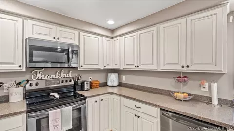 Kitchen - 39 Willow Tree Rd, Iberia, MO 65486 photo 5 of 8