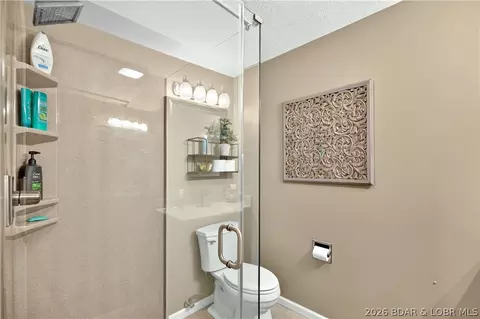 Bath - 973 Eagle Dr, Lake Ozark, MO 65049 photo 4 of 4