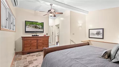 Bedroom - 109 Hawk Cir, Lake Ozark, MO 65049 photo 6 of 14