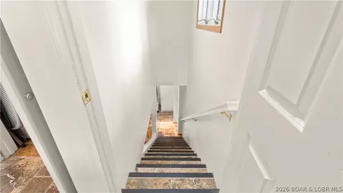 Entry Way - 109 Hawk Cir, Lake Ozark, MO 65049 photo 8 of 8