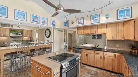 Kitchen - 109 Hawk Cir, Lake Ozark, MO 65049 photo 4 of 10